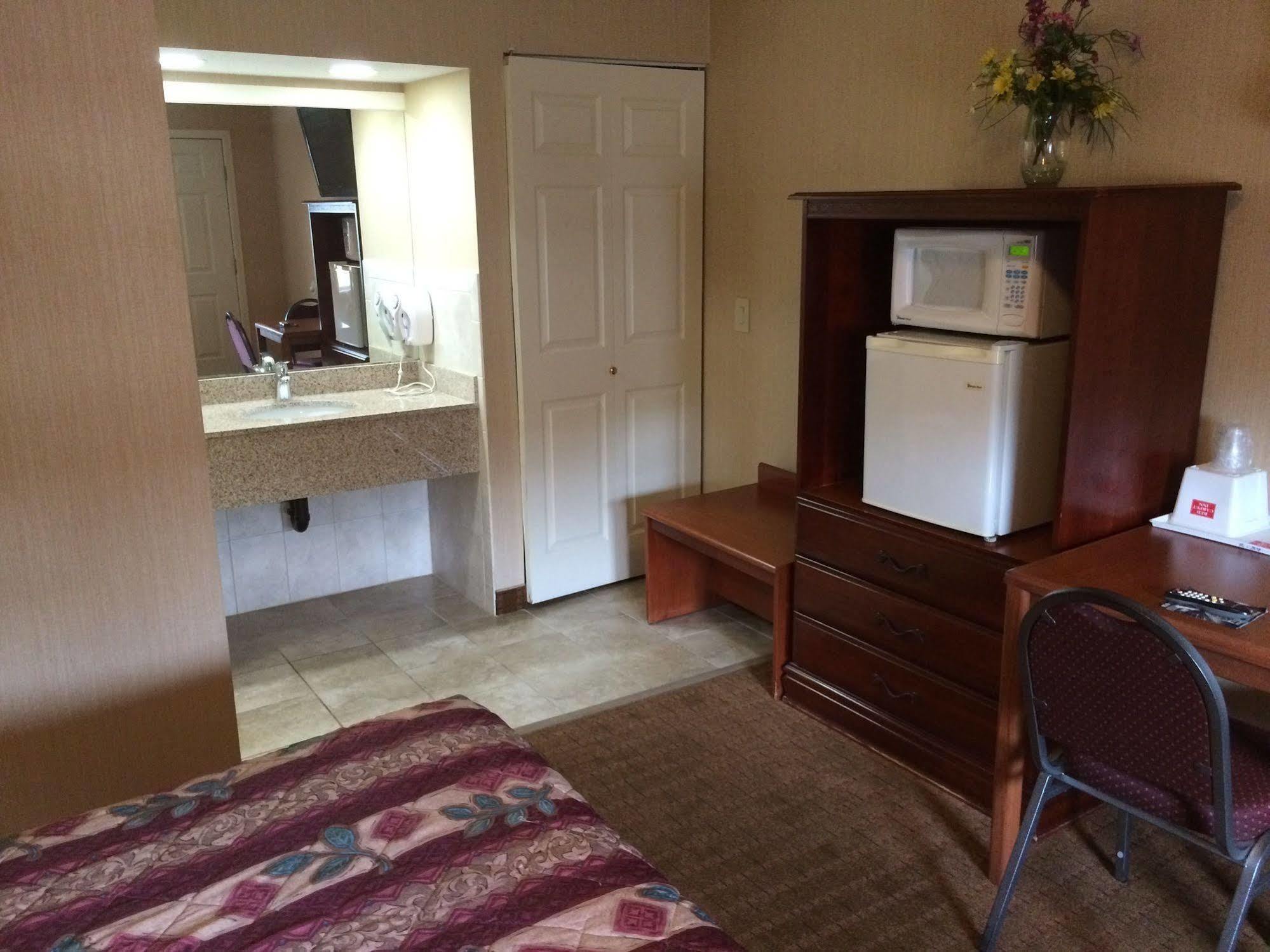 Red Carpet Inn West Springfield Esterno foto